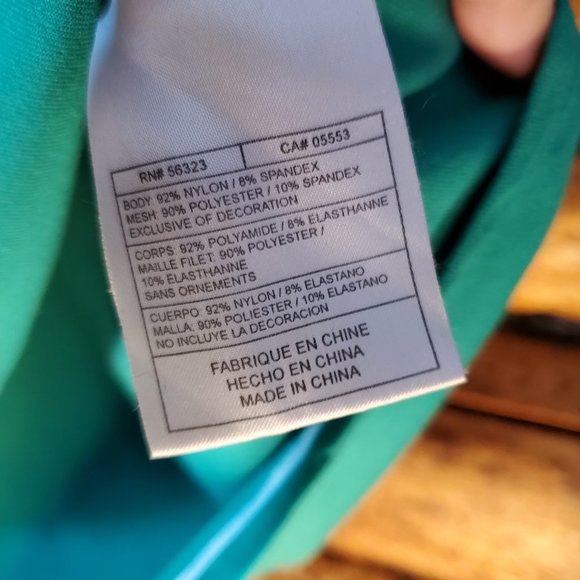 Nike FitDRY Half-Zip Women's Long-Sleeve Green Top in XS - Picture 4 of 10